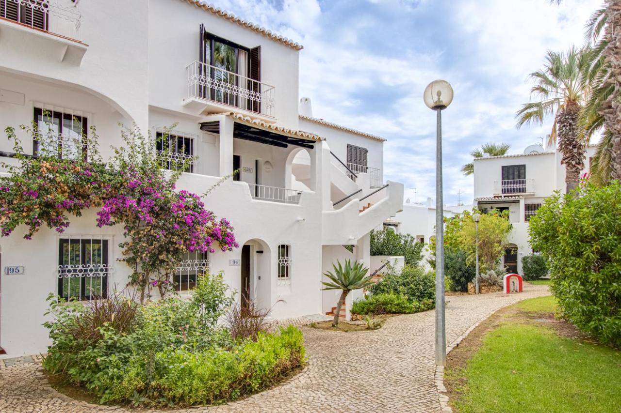 Seaside Retreat With Pool, Ac, And Fast Wi-Fi Apartment Albufeira Luaran gambar