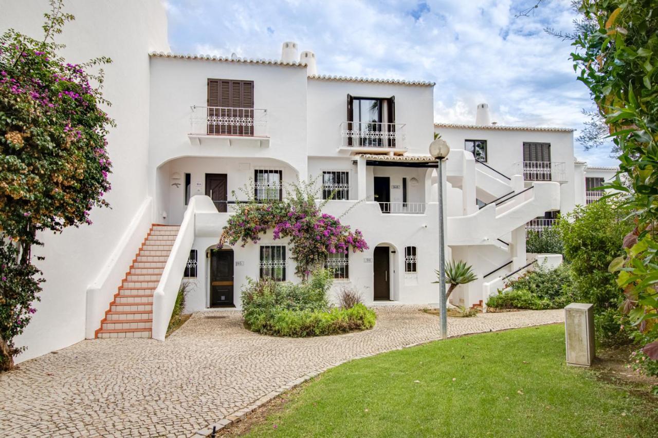 Seaside Retreat With Pool, Ac, And Fast Wi-Fi Apartment Albufeira Luaran gambar