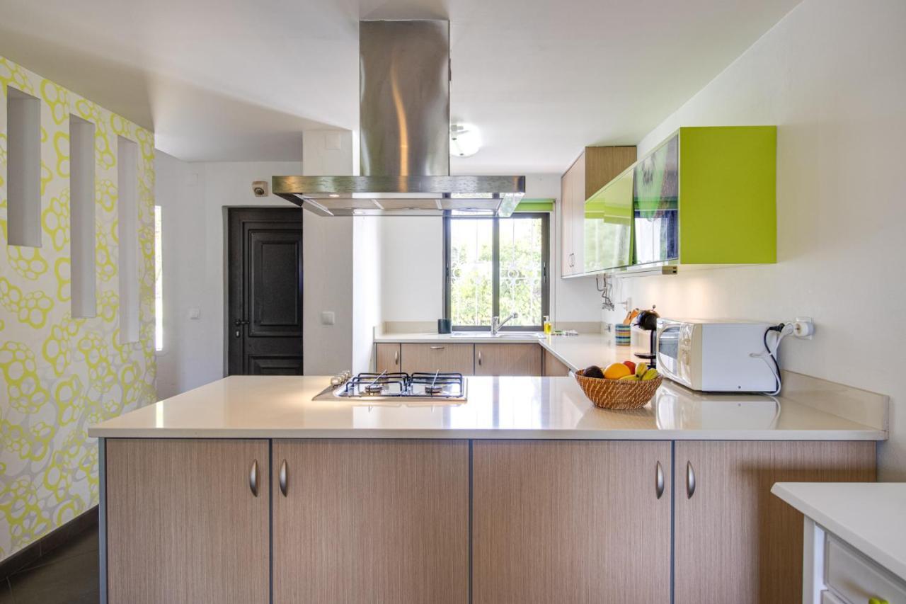 Seaside Retreat With Pool, Ac, And Fast Wi-Fi Apartment Albufeira Luaran gambar