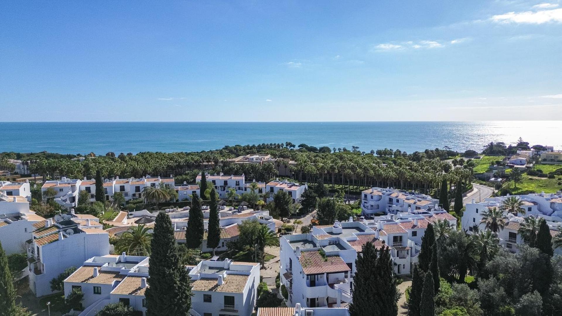 Seaside Retreat With Pool, Ac, And Fast Wi-Fi Apartment Albufeira Luaran gambar